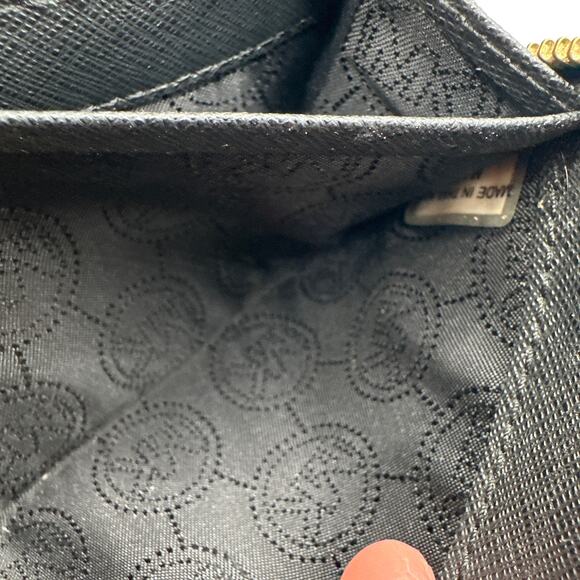 MICHAEL KORS Black Zip Around Wallet - Picture 8 of 11